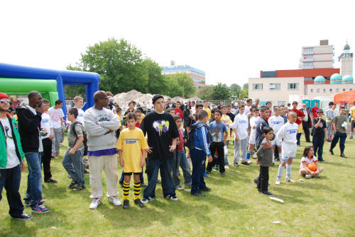 toeschouwers bij Beatboxer Troubleman.jpg